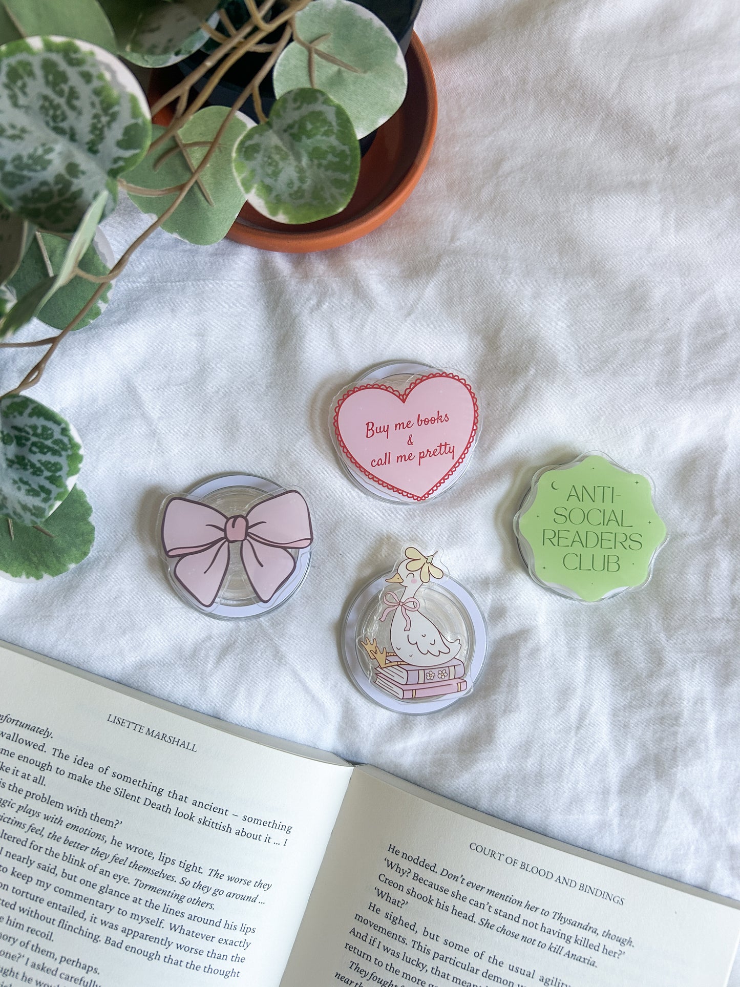 Pink Bow E-reader Grip